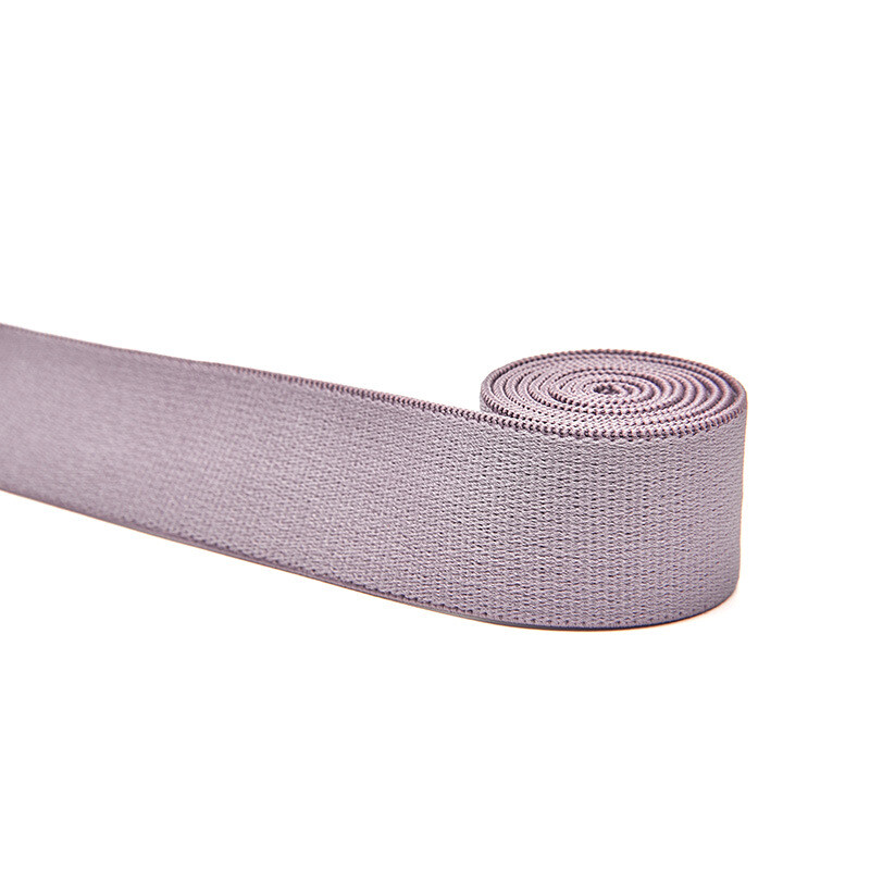 Spalvingos kelnės su 3 cm storio juosmeniu, tampria juostele su šukuota juostele ir tampria juostele ties sijonu