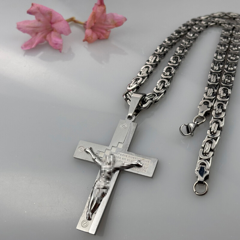 Tiesioginiai gamykliniai papuošalai, parduodami iš titano plieno, plokščio nerūdijančio plieno karoliai, naujas kryželio pakabukas