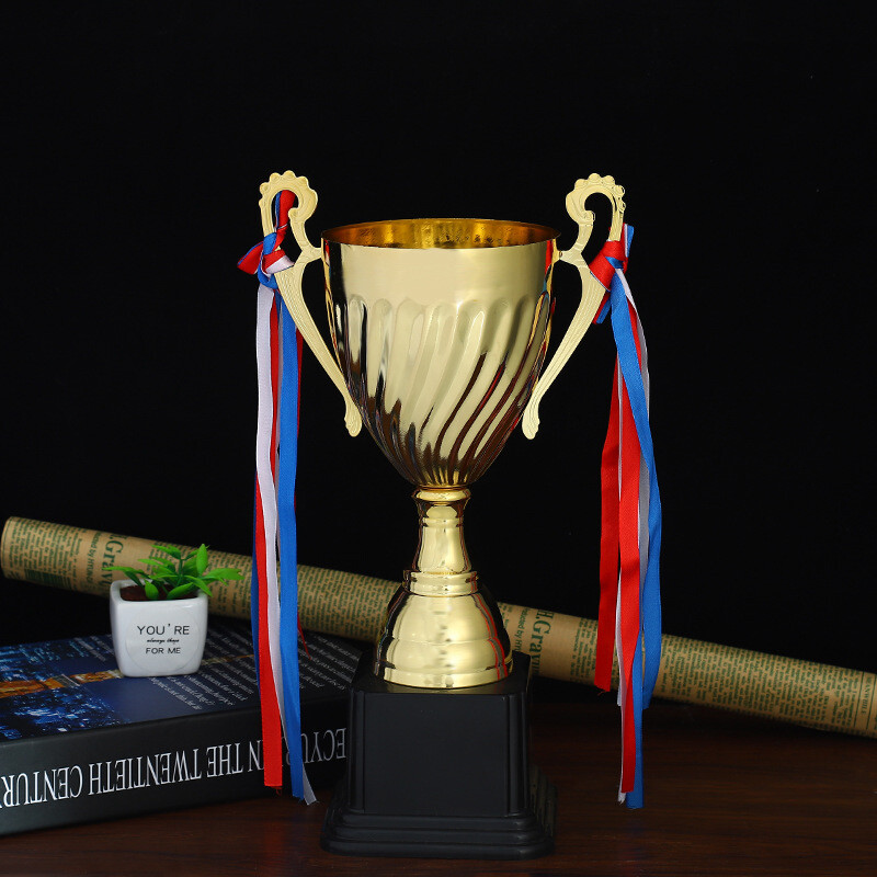 Kohandatud metallist spordi korvpalli jalgpalli trofee tehase otsemüügi kohapeal spordi trofee hulgimüük