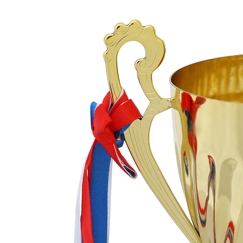 Individualizuotos metalinės sportinės krepšinio futbolo trofėjų gamyklos tiesioginio pardavimo vietoje sportinių trofėjų didmeninė prekyba