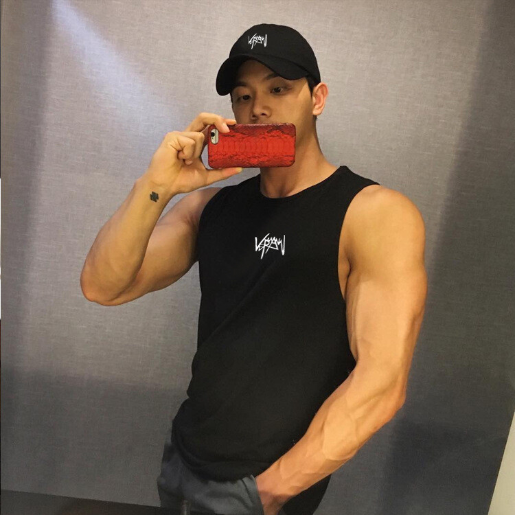 Vasarinė greitai džiūstanti vyriška sportinė liemenė be rankovių, bėgimui, treniruotėms, elastinga, laisvo tinklinio audinio, kvėpuojanti sportinė marškinėliai, madinga