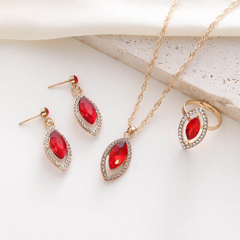 Europos ir Amerikos tarpvalstybiniai nauji mados lengvi prabangūs arklio akių karoliai, deimantiniai auskarai ir prabangūs nišiniai papuošalai