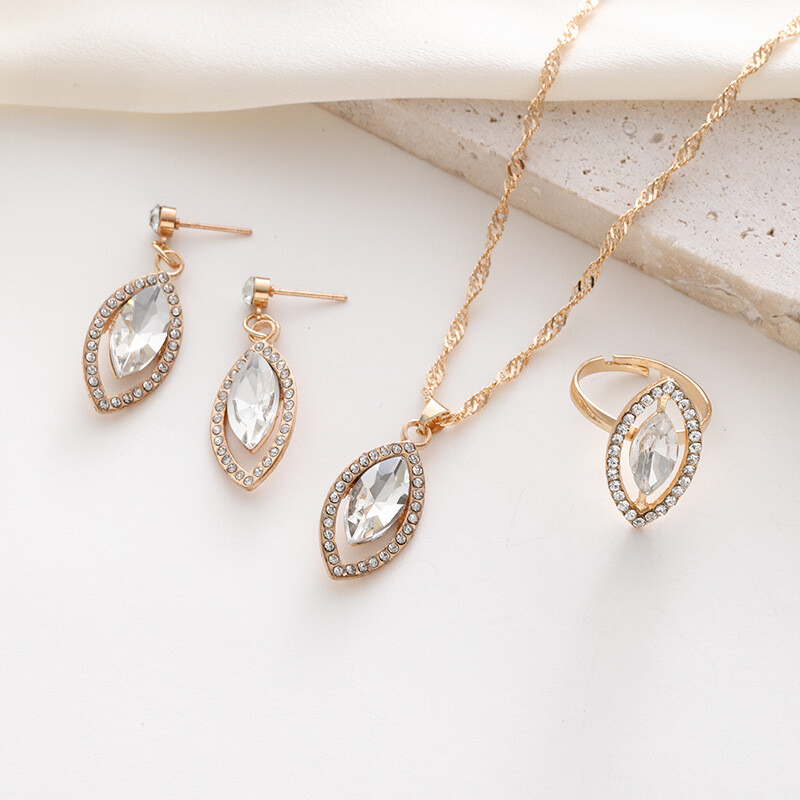 Europos ir Amerikos tarpvalstybiniai nauji mados lengvi prabangūs arklio akių karoliai, deimantiniai auskarai ir prabangūs nišiniai papuošalai