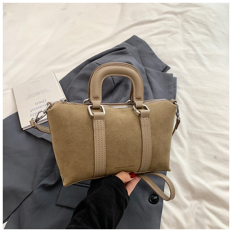 Uus naiste käekott sügiseks ja talveks 2024, moodne retromatt, universaalne, välismaale reisimiseks, ämbrikott, õlakott