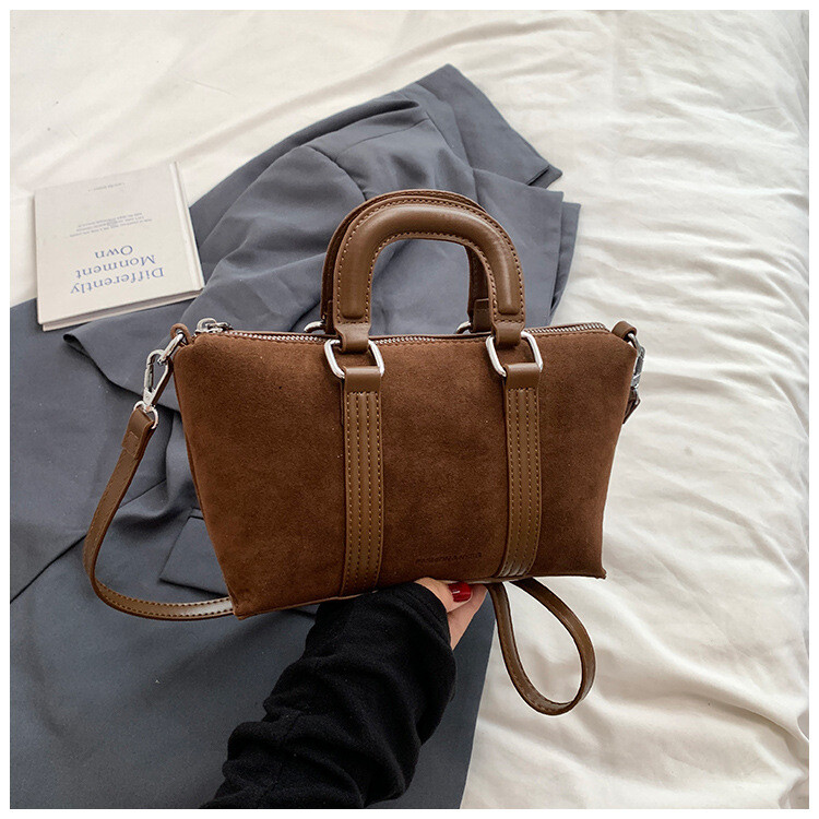 Uus naiste käekott sügiseks ja talveks 2024, moodne retromatt, universaalne, välismaale reisimiseks, ämbrikott, õlakott