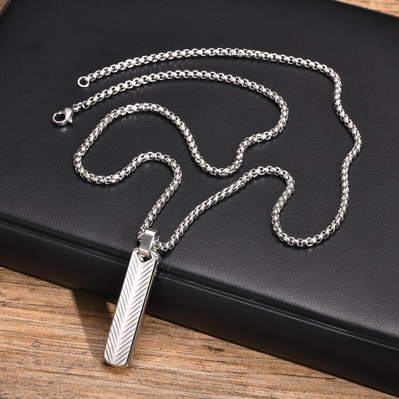 Muški nakit s oprugom, geometrijskim dugim privjeskom od nehrđajućeg čelika s oblikom titana i kvadratnim medaljonom PN2071