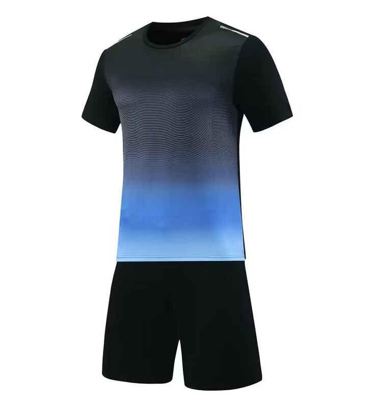 Greitai išparduodamas didmeninis vasarinis studentų kvėpuojantis treniruočių kostiumas, naujo stiliaus suaugusiųjų futbolo kostiumas trumpomis rankovėmis vyrams