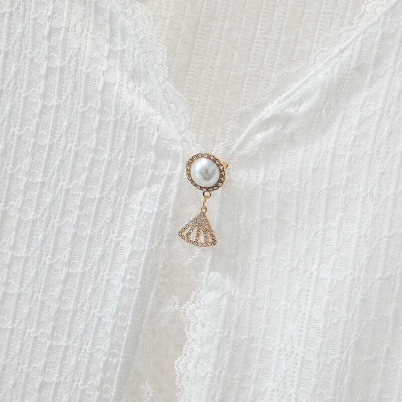 Šilkinis, nuo saulės apsaugantis kardiganas moterims vasarai, derinamas su petnešomis dengtu sijonu, palaidine, trumpa liemene, plonu šaliku.