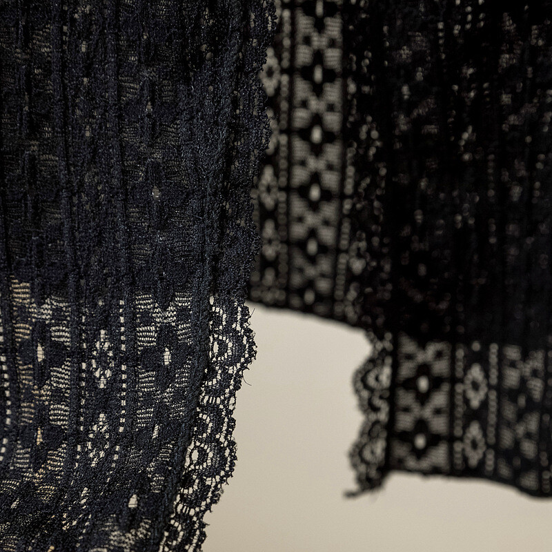 Šilkinis, nuo saulės apsaugantis kardiganas moterims vasarai, derinamas su petnešomis dengtu sijonu, palaidine, trumpa liemene, plonu šaliku.