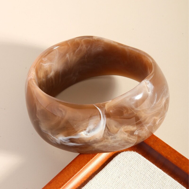 Prekogranična nova nepravilna akrilna narukvica sa širokim rubom, ženski geometrijski, nišni dizajn, ručni nakit za studentice i prijateljice