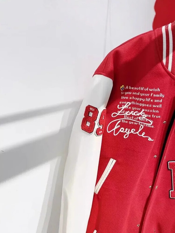 Ανδρικό και γυναικείο μπουφάν, μοντέρνας μάρκας, άνοιξη-φθινόπωρο, αμερικανικού στιλ, κόκκινο, με όρθιο γιακά, μοντέρνο μπουφάν μπέιζμπολ με patchwork print, για ζευγάρια