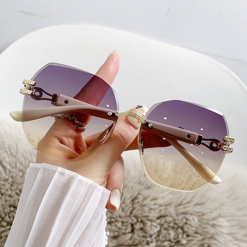 2025 m. nauji be rėmelio tuščiaviduriai, tarpvalstybiniai, dideli rėmeliai, apvalūs veidai, madingi, nuo ultravioletinių spindulių apsaugantys, interneto įžymybių akiniai nuo saulės