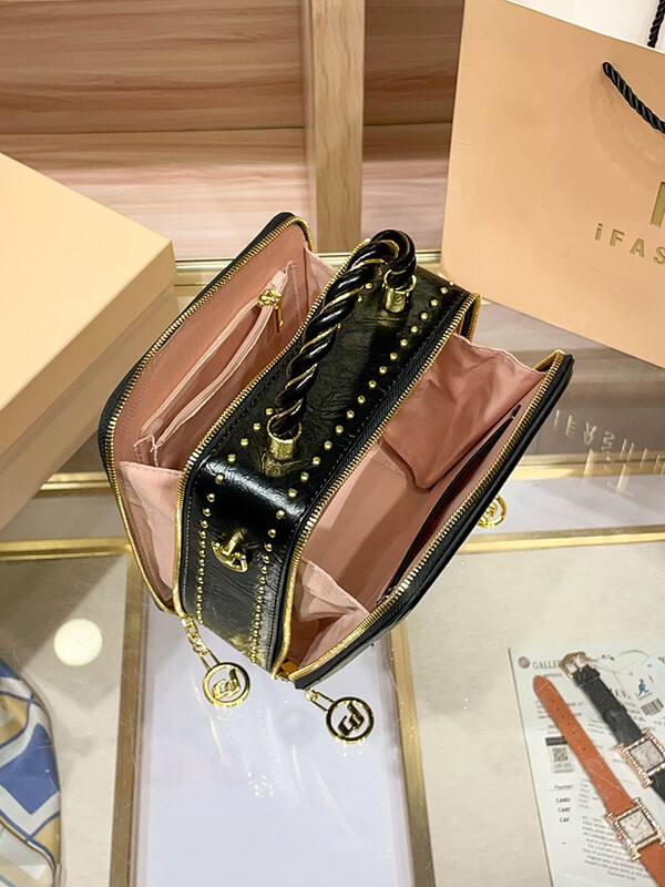 Дамска чанта Box, нов стил 2025, Yuhua Stone Heavy Industry, модна нишова темпераментна, висок клас, ръчна чанта през рамо, малка чанта през рамо