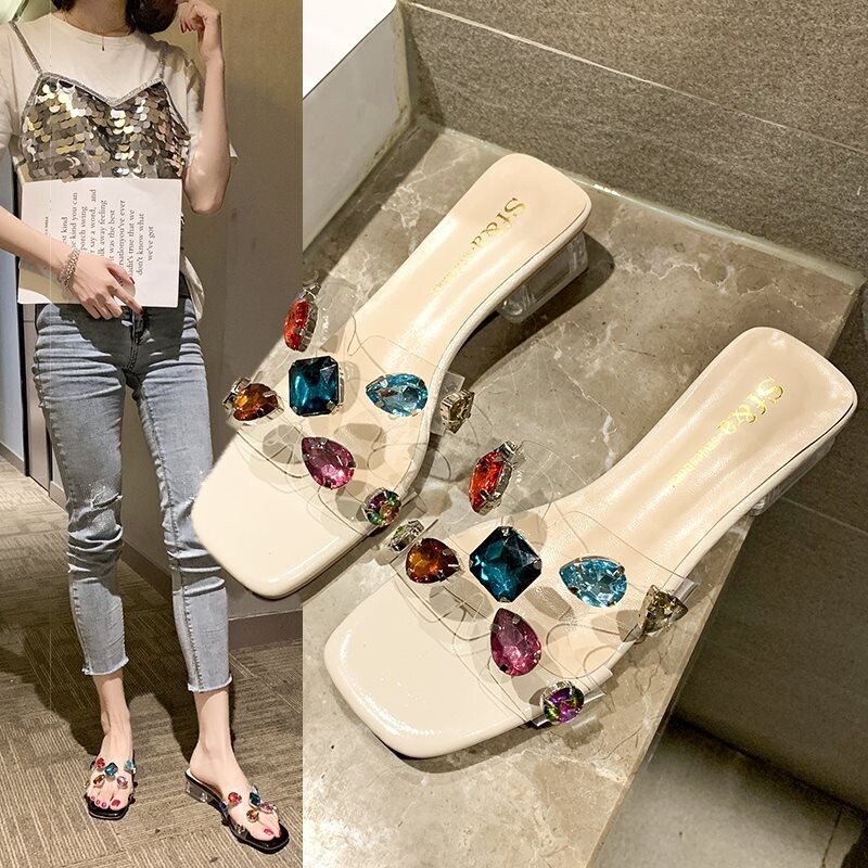 2025. gada vasara, jauns stils, zems papēdis ar kvadrātveida papēdi, caurspīdīgas kristāla papēža iešļūcenes, korejiešu sieviešu dimanta krāsas sandales, virsdrēbes, sieviešu čības
