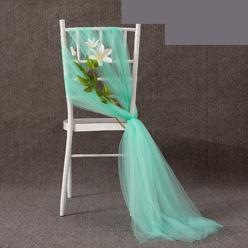 Vestuvinis šydas, vestuvių kėdės atlošas, šydas, baigimo ceremonija, darželio kėdės dekoravimas, baltas šydas, kėdė, audinys, tinklelis