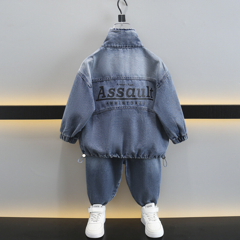 Τζιν κοστούμι με στάμπα για αγόρια 2024, στυλ άνοιξης και φθινοπώρου, μικρό και μεσαίο μέγεθος, αγόρια με διασημότητες στο διαδίκτυο, μοντέρνο casual κοστούμι δύο τεμαχίων, μοντέρνα ρούχα και παντελόνια