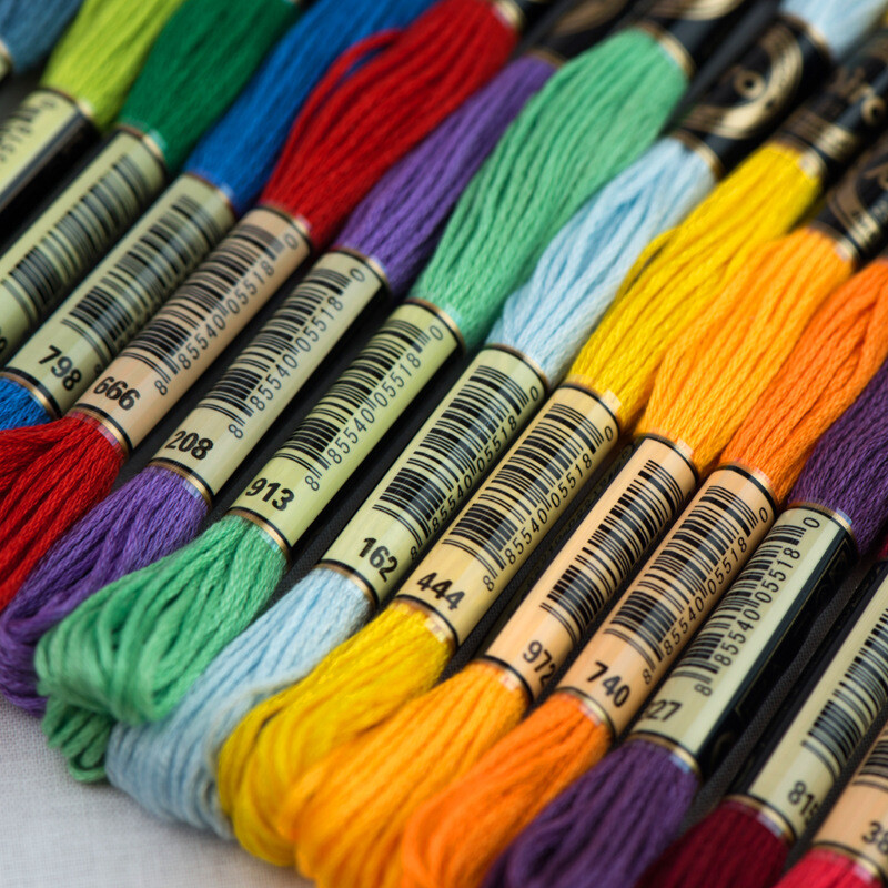 12 8 metrų siuvinėjimo siūlų, medvilniniai siūlai su 447 spalvomis, siuvinėjimo siūlai, rankų darbo aksesuarai, kryželiu siuvinėjimo siūlai, vidpadžiai, siuvinėjimo siūlai