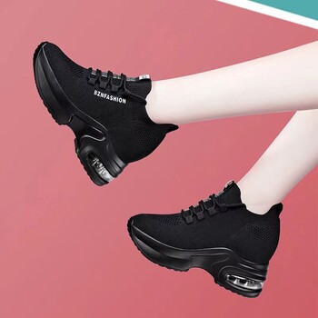 Naiste pikkust suurendavad kingad õhkpatjadega, paksude taldadega, võrkkangast, hingavate elastsete sportlike vabaajajalatsitega, uute pehmete taldadega kevadeks 2024