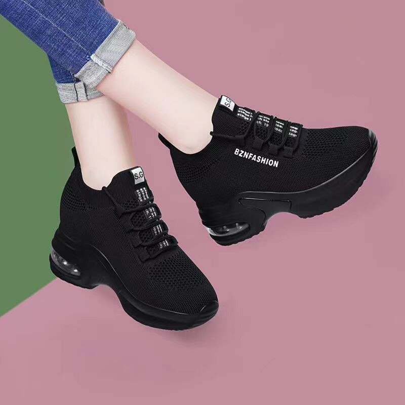 Naiste pikkust suurendavad kingad õhkpatjadega, paksude taldadega, võrkkangast, hingavate elastsete sportlike vabaajajalatsitega, uute pehmete taldadega kevadeks 2024