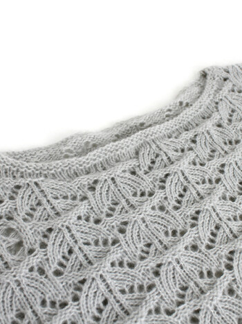 Väliskaubandus üle piiride Euroopa ja Ameerika tootjate poolt, ühe õlaga kampsun, õõnes, lahtine, moodne kootud kampsun, kevad, sügis, talv