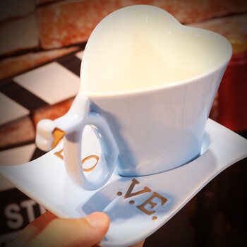 Skandinaviško stiliaus keraminių kavos puodelių rinkinys, širdies formos keraminis puodelis porai su gėle, paprasta vestuvių dovana su šaukšteliu ir lėkštute