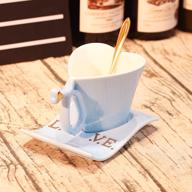 Skandinaviško stiliaus keraminių kavos puodelių rinkinys, širdies formos keraminis puodelis porai su gėle, paprasta vestuvių dovana su šaukšteliu ir lėkštute