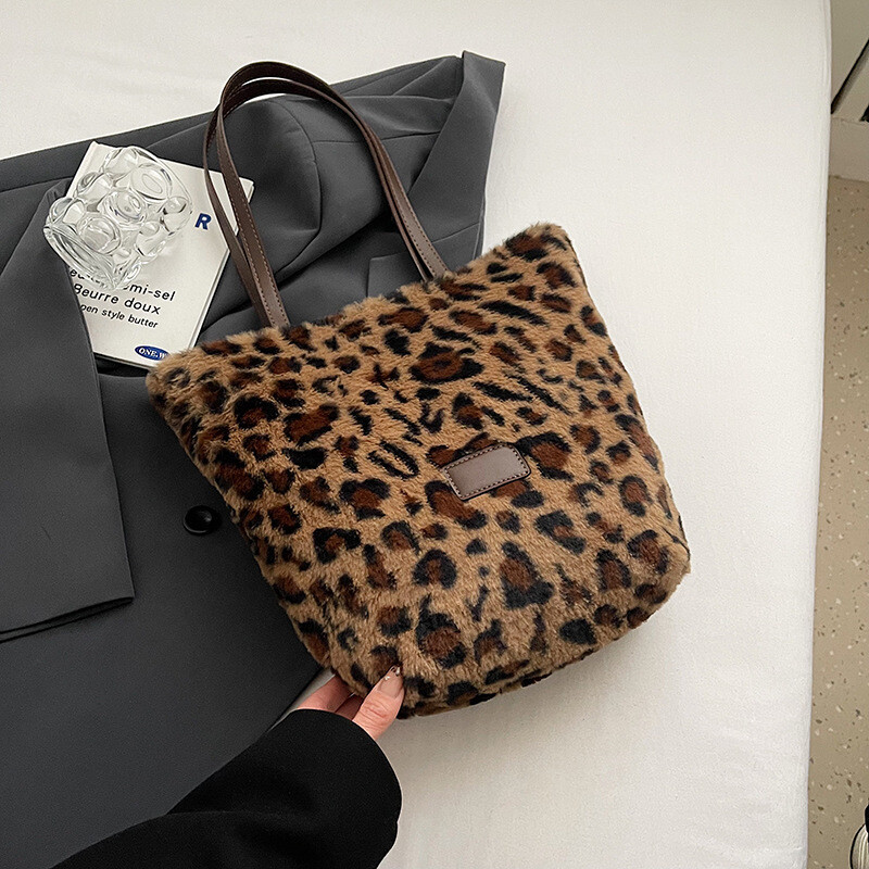 Naiste käekott, niši disainiga lääne stiilis kott, mahutavus 2024, uus kerge Korea stiilis moodne reisikott