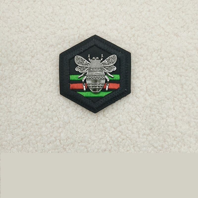 Odinis kompiuterinis siuvinėjimas, lopai, furnitūra, juodos etiketės, siuvinėjimas, audinys, lopai, drabužiai, aksesuarai, dekoratyviniai odiniai drabužiai, nuolaidos, didmeninė prekyba