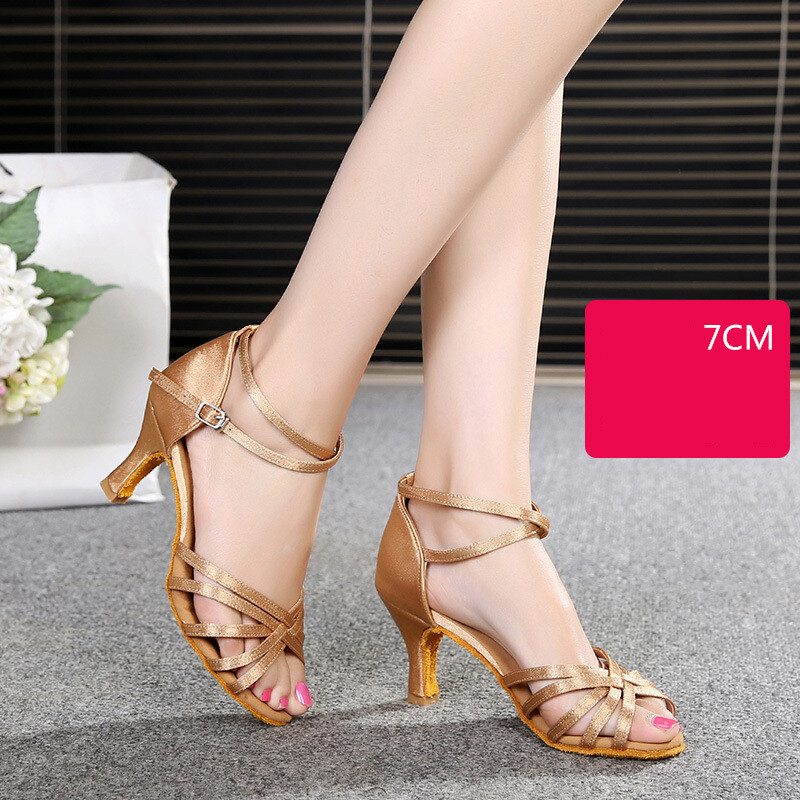 Moteriški Lotynų Amerikos šokių bateliai, Suaugusiųjų aukštakulniai, Minkštapadiai bateliai, Moteriški vidutinio aukščio kulniukai šokių bateliai, Nacionalinio standarto aukštakulniai ča-ča-ča šokių bateliams