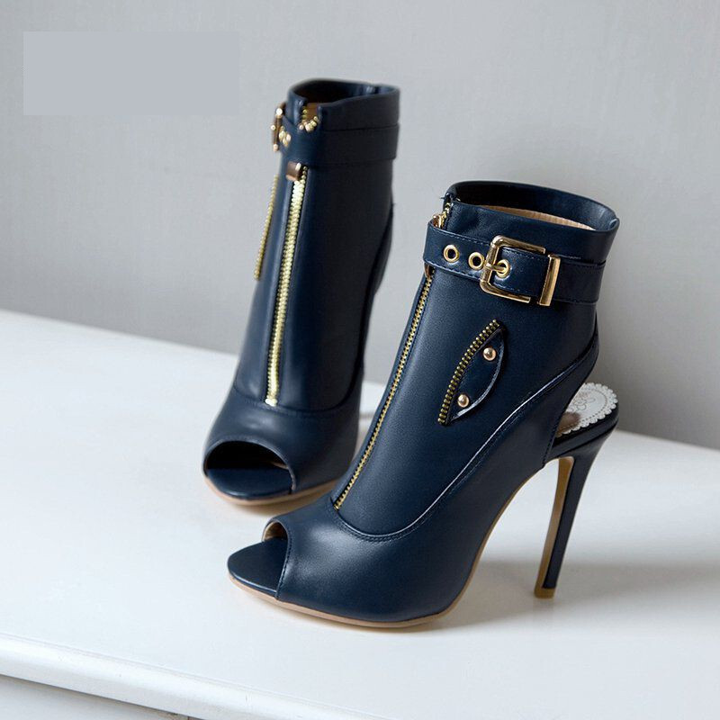 Moteriški bateliai, europietiški ir amerikietiški stiletai su žuvies burna, seksualios basutės moterims.