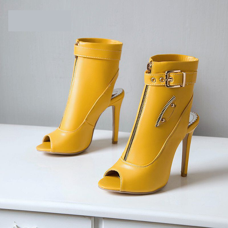 Moteriški bateliai, europietiški ir amerikietiški stiletai su žuvies burna, seksualios basutės moterims.