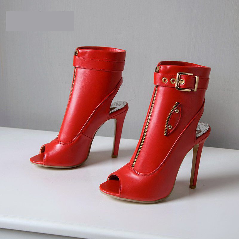 Moteriški bateliai, europietiški ir amerikietiški stiletai su žuvies burna, seksualios basutės moterims.