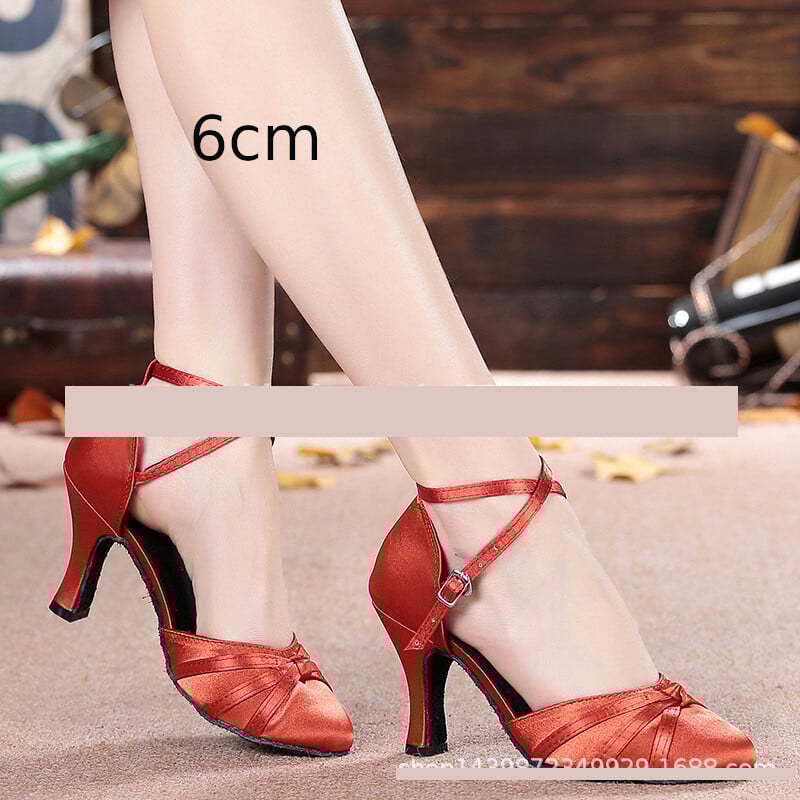 2022. gada jaunā stila baotou latīņu deju kurpes sievietēm ar 6 cm papēdi, paredzētas pieaugušajiem, profesionālām deju kurpēm ar mīkstu zoli, modernām deju kurpēm ar kvadrātveida balles dejām.