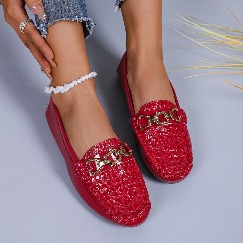 Nauji odiniai rudens bateliai su grandinėle ir apvalia nosele 2025 m., laisvalaikio bateliai plokščiapadžiai, moteriški, didelių dydžių mokasinai, skirti užsienio prekybai.