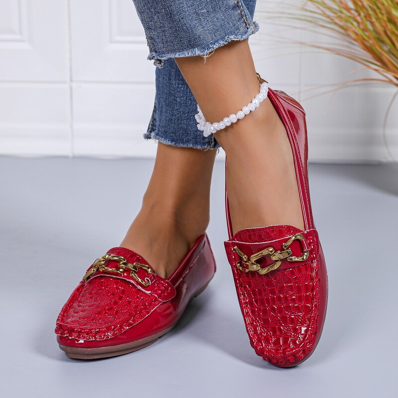 Nauji odiniai rudens bateliai su grandinėle ir apvalia nosele 2025 m., laisvalaikio bateliai plokščiapadžiai, moteriški, didelių dydžių mokasinai, skirti užsienio prekybai.