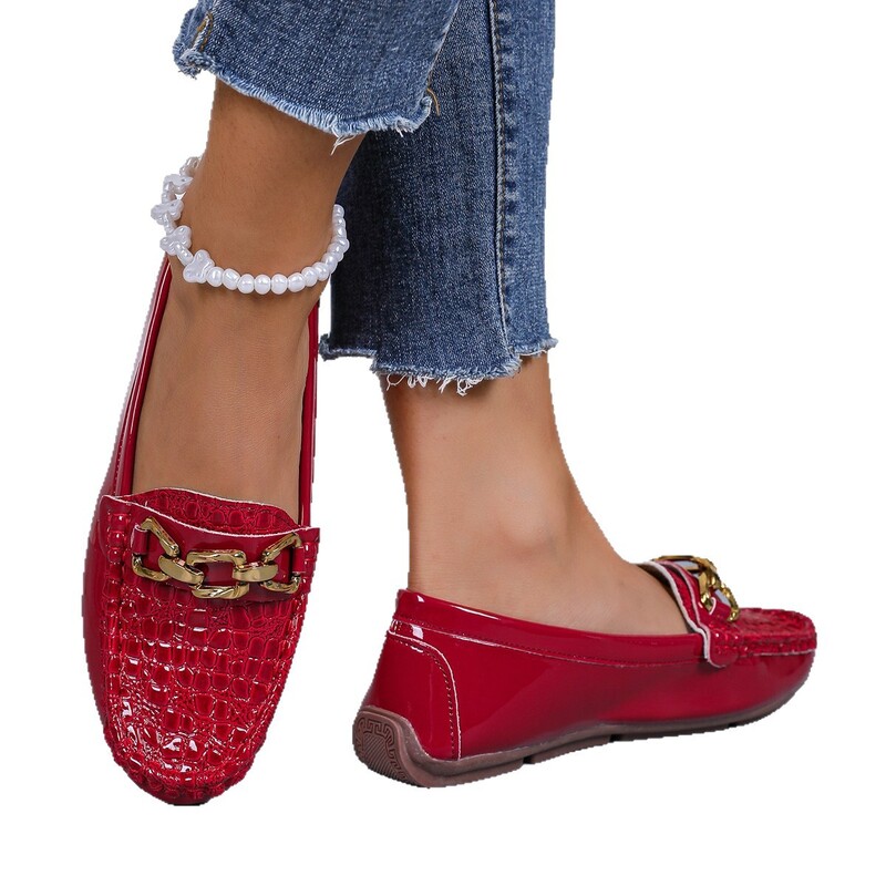 Nauji odiniai rudens bateliai su grandinėle ir apvalia nosele 2025 m., laisvalaikio bateliai plokščiapadžiai, moteriški, didelių dydžių mokasinai, skirti užsienio prekybai.