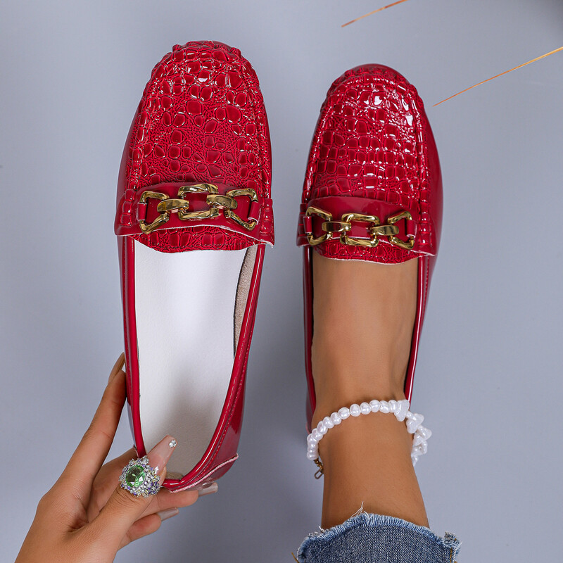 Nauji odiniai rudens bateliai su grandinėle ir apvalia nosele 2025 m., laisvalaikio bateliai plokščiapadžiai, moteriški, didelių dydžių mokasinai, skirti užsienio prekybai.