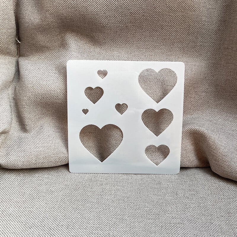 Šablonas apvaliam raižytam piešiniui dvigubai laimei, rankų darbo gimtadienio dovanai, aliejinei pastelei, mėnuliui ir saulei.