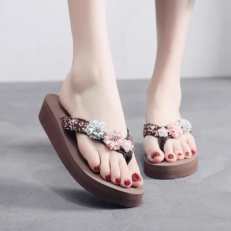 Naujos vasarinės moteriškos šlepetės su gėlių raštu, storu padu, neslystančiomis basutėmis, stilingos nešiojimui lauke, šlepetės atostogoms paplūdimyje