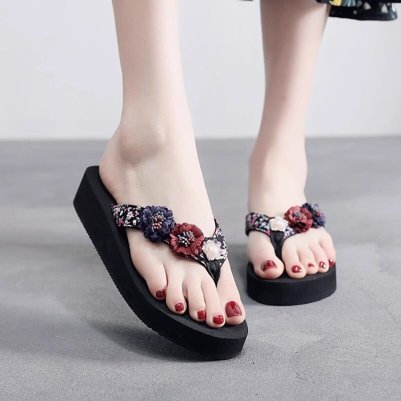 Naujos vasarinės moteriškos šlepetės su gėlių raštu, storu padu, neslystančiomis basutėmis, stilingos nešiojimui lauke, šlepetės atostogoms paplūdimyje