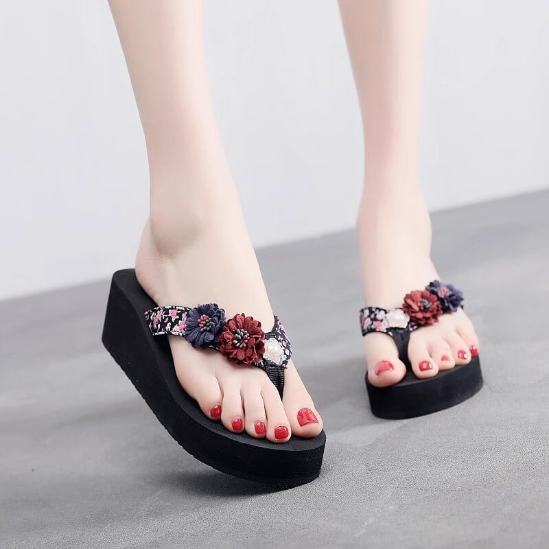 Naujos vasarinės moteriškos šlepetės su gėlių raštu, storu padu, neslystančiomis basutėmis, stilingos nešiojimui lauke, šlepetės atostogoms paplūdimyje