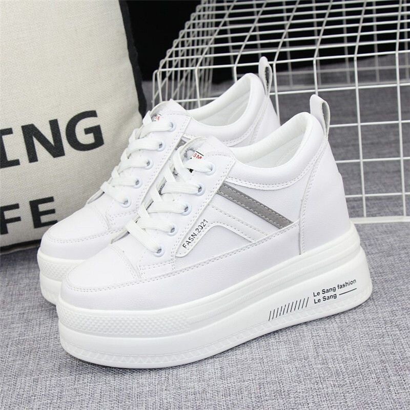 Дамски бели маратонки със скрит ток 10 см, нов модел пролет 2025, кожени, дебела подметка, ежедневни обувки, популярни онлайн, универсални, стягащи единични обувки