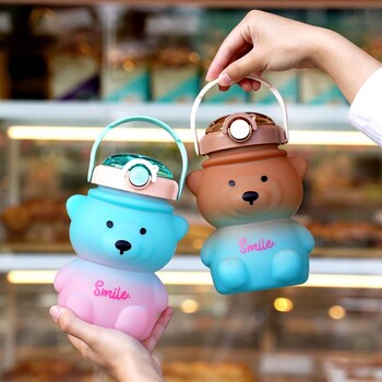 Сладка бутилка за вода с градиентно мече, идеална за лятото, висококачествена и очарователна, преносима, сламена бутилка за вода с голям капацитет за деца