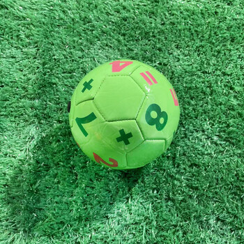 Futbola bumba ar burtciparu kodu 15 cm pārrobežu lietošanai Nr. 2, sabiezināta mašīnšūta futbola bumba, bērnu futbola rotaļlieta treniņiem un sacensībām, nakts tirgus stends