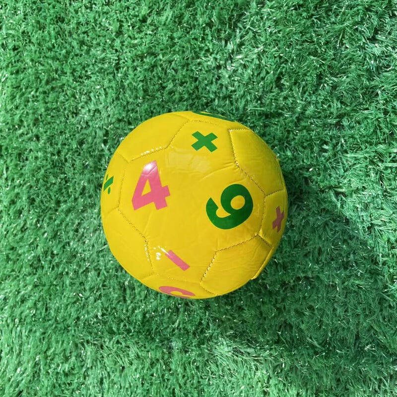 Futbola bumba ar burtciparu kodu 15 cm pārrobežu lietošanai Nr. 2, sabiezināta mašīnšūta futbola bumba, bērnu futbola rotaļlieta treniņiem un sacensībām, nakts tirgus stends