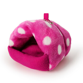 Putna ligzda, silta kāmja ligzda, ziemas guļammaiss, māja, kokvilnas ligzda, maza ligzda, zelta kāmja māja, papagaiļa peles ligzda