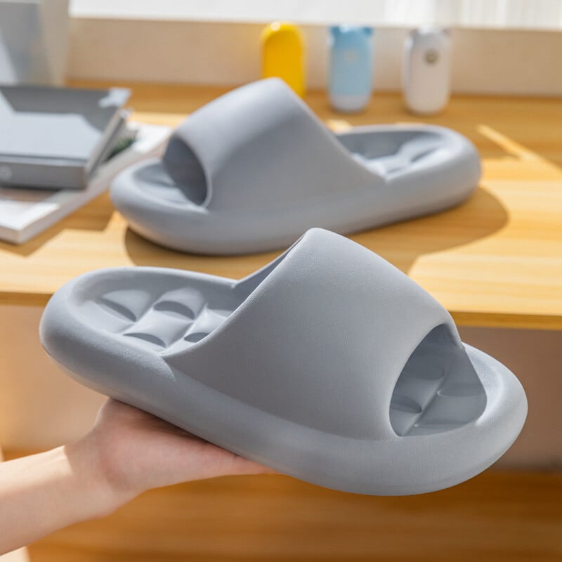 Női EVA masszázsszandál, nyári otthoni hétköznapi papucs puha talppal, csúszásgátló, egyszínű, "felhőkön járó" érzettel, nagykereskedelemben pároknak.