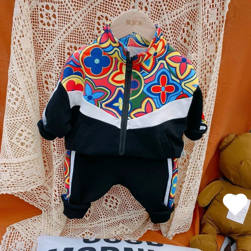 Jauns rudens divdaļīgs sporta komplekts zēniem 2025. gadam, stilīgs pavasara un rudens apģērbs mazuļiem, skaists un moderns