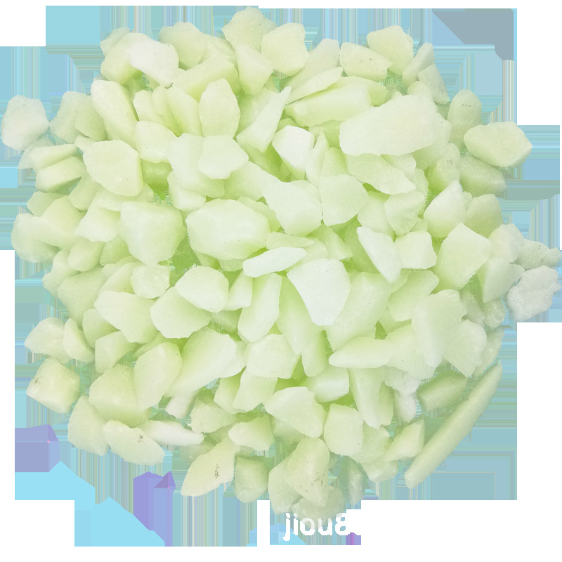 Furnizare directă din fabrică de pudră strălucitoare ultra-strălucitoare, multicoloră și pudră fluorescentă, procesată în nisip, pietriș și pietricele pentru decorare.