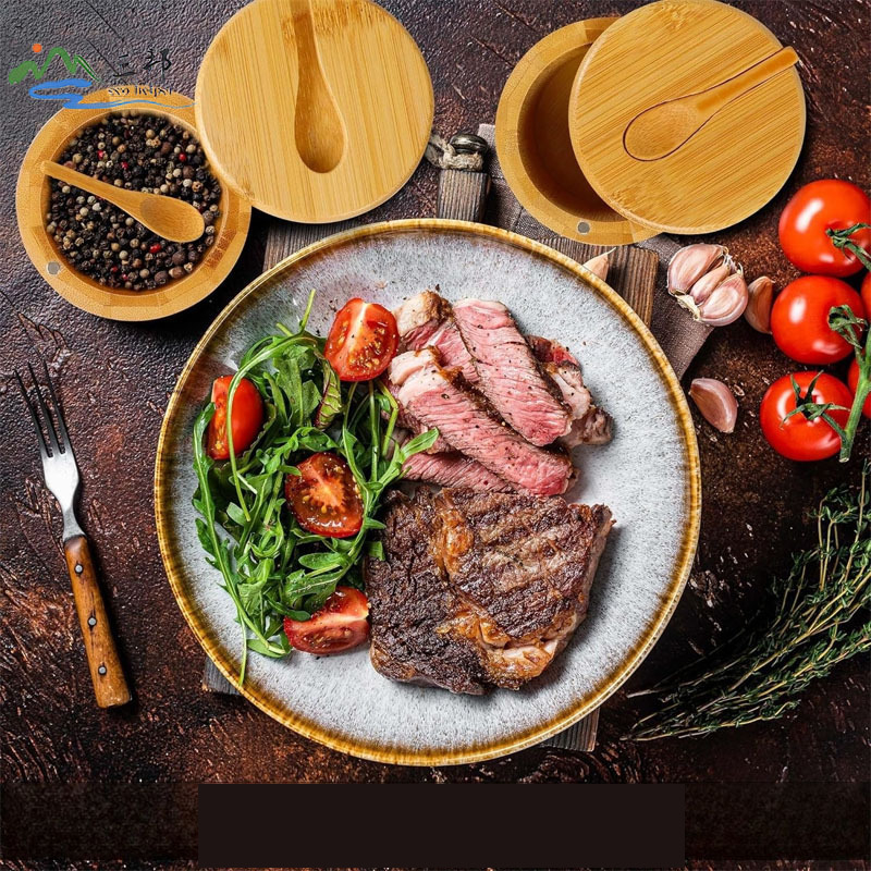 Bambusz fűszertároló doboz 4 db-os fűszertartó fedéllel, kanállal, forgó sószóróval, fűszertartó, bambusz sószóró fűszereknek.